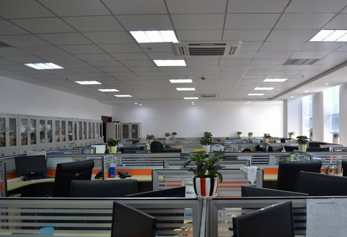 專業(yè)游泳池公司揭秘游泳池水的物理過濾與化學(xué)消毒方法？:游泳池